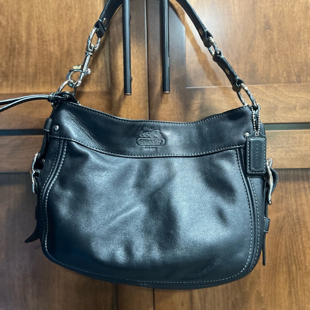 EC and vintage. Coach Zoe Womens Black
Leather Zipper Closure Hobo bag.